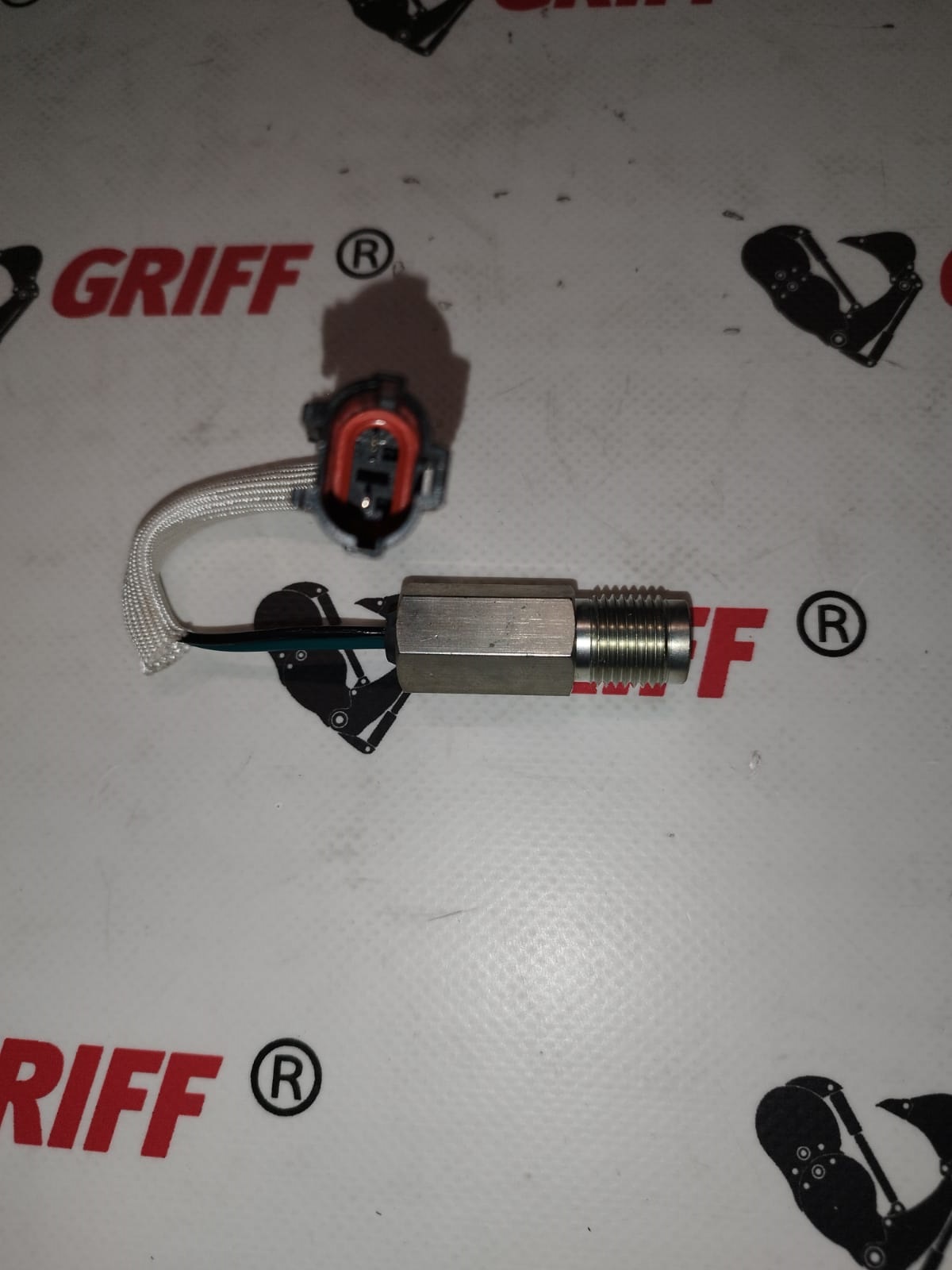 XKBH-02247 датчик оборотов коленвала